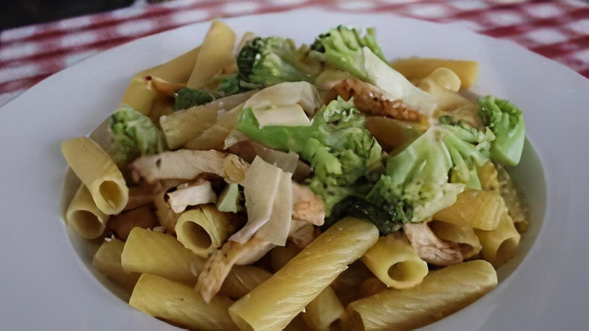 Rigatoni chicken & broccoli