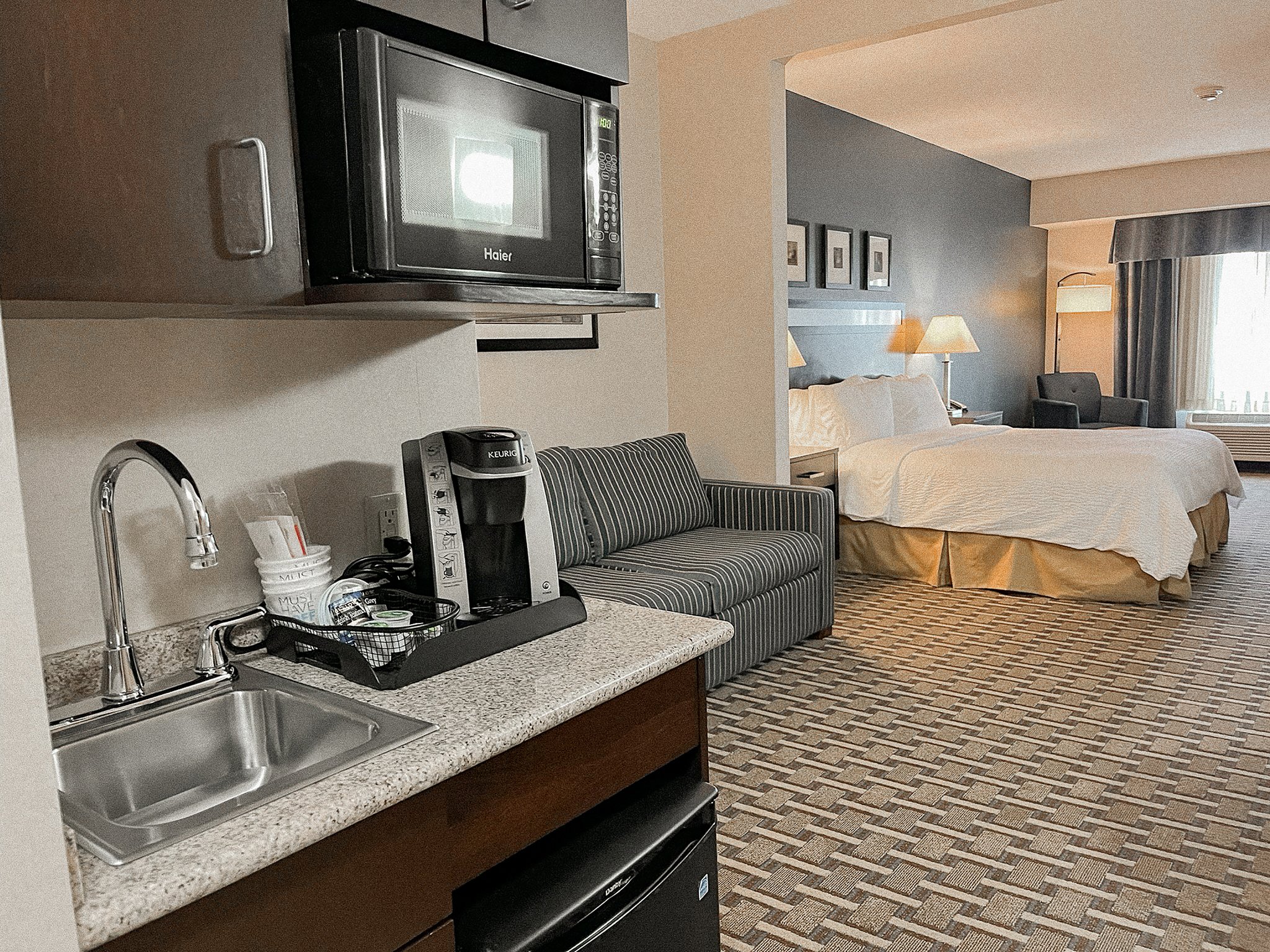 Holiday Inn Express & Suites Morton Peoria Area by IHG Image