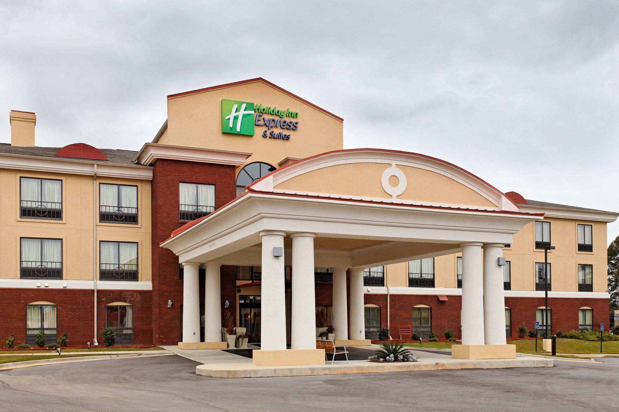 Holiday Inn Express & Suites Andalusia Photo