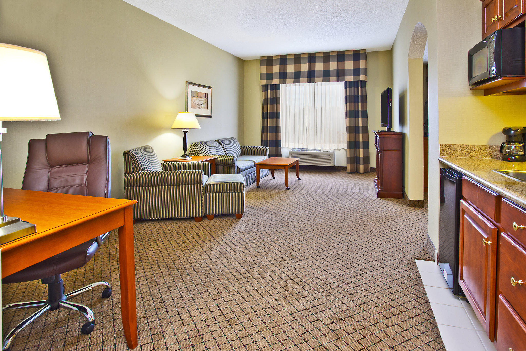 Holiday Inn Express & Suites Goshen Photo