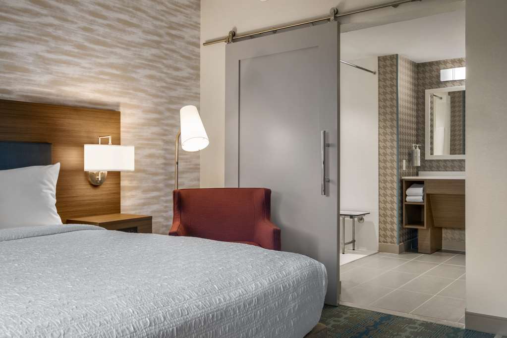 Home2 Suites by Hilton Austin East Side 5th Street Image