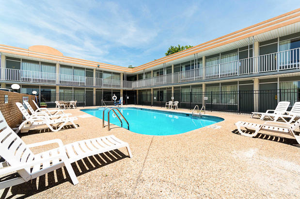 Images Econo Lodge