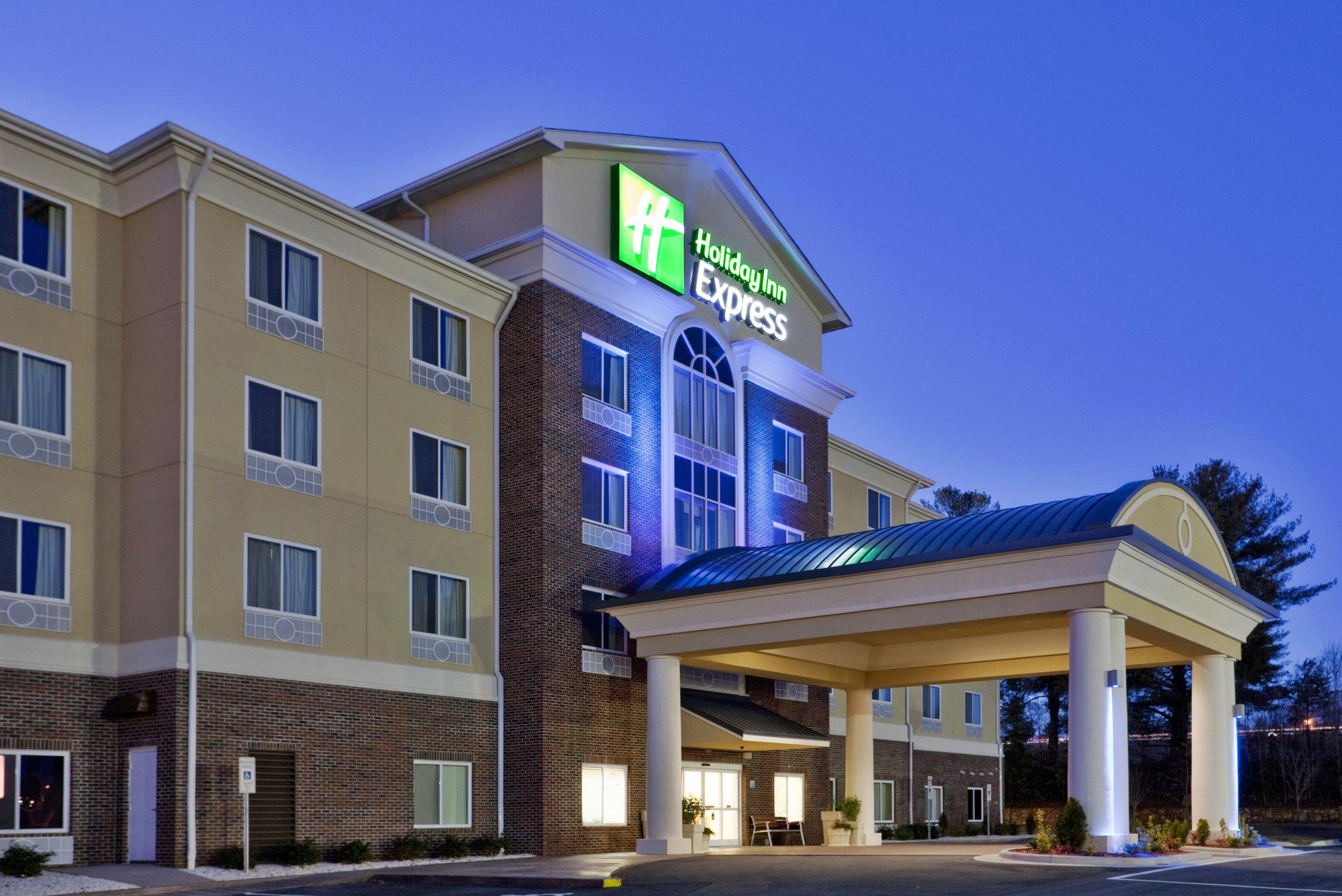 Holiday Inn Express & Suites Statesville Photo