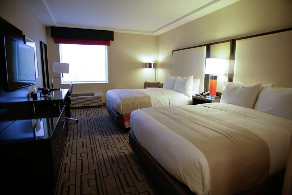 DoubleTree by Hilton Hotel Bristol, Connecticut Image