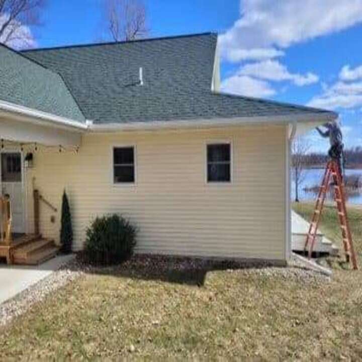 Hill's Gutter Service Image