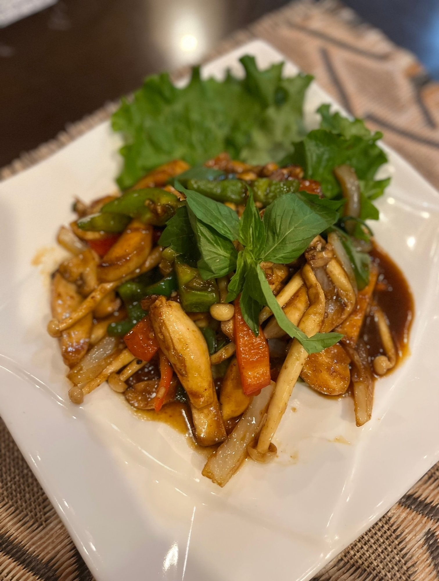 Vegetarian Pad Kra Pow Hed Ruam
