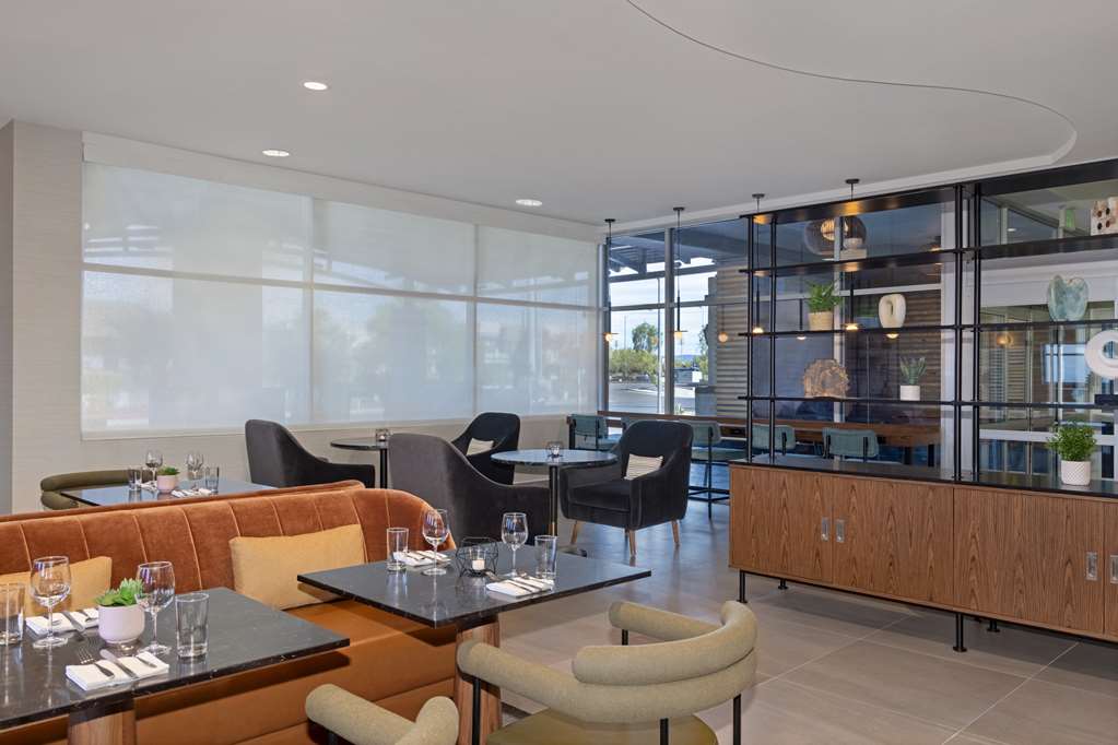 DoubleTree by Hilton Las Vegas East Flamingo Image