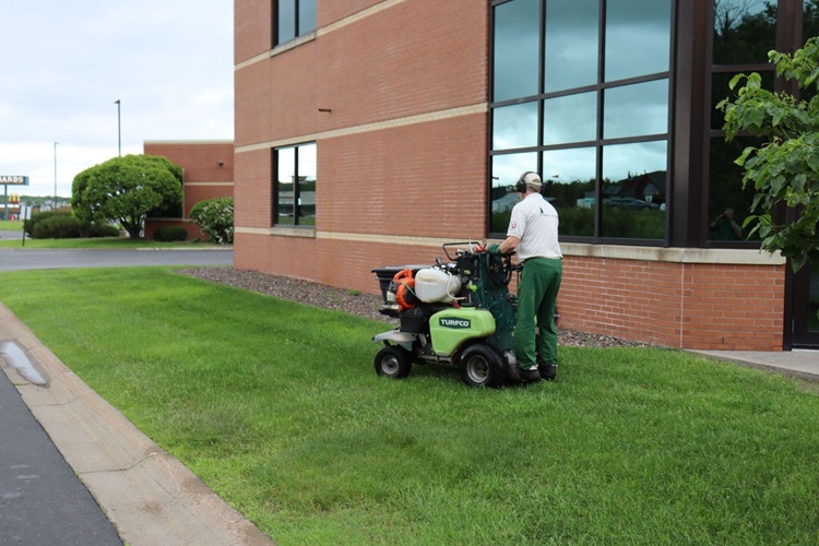 Evergreen Lawn Services of Duluth Image