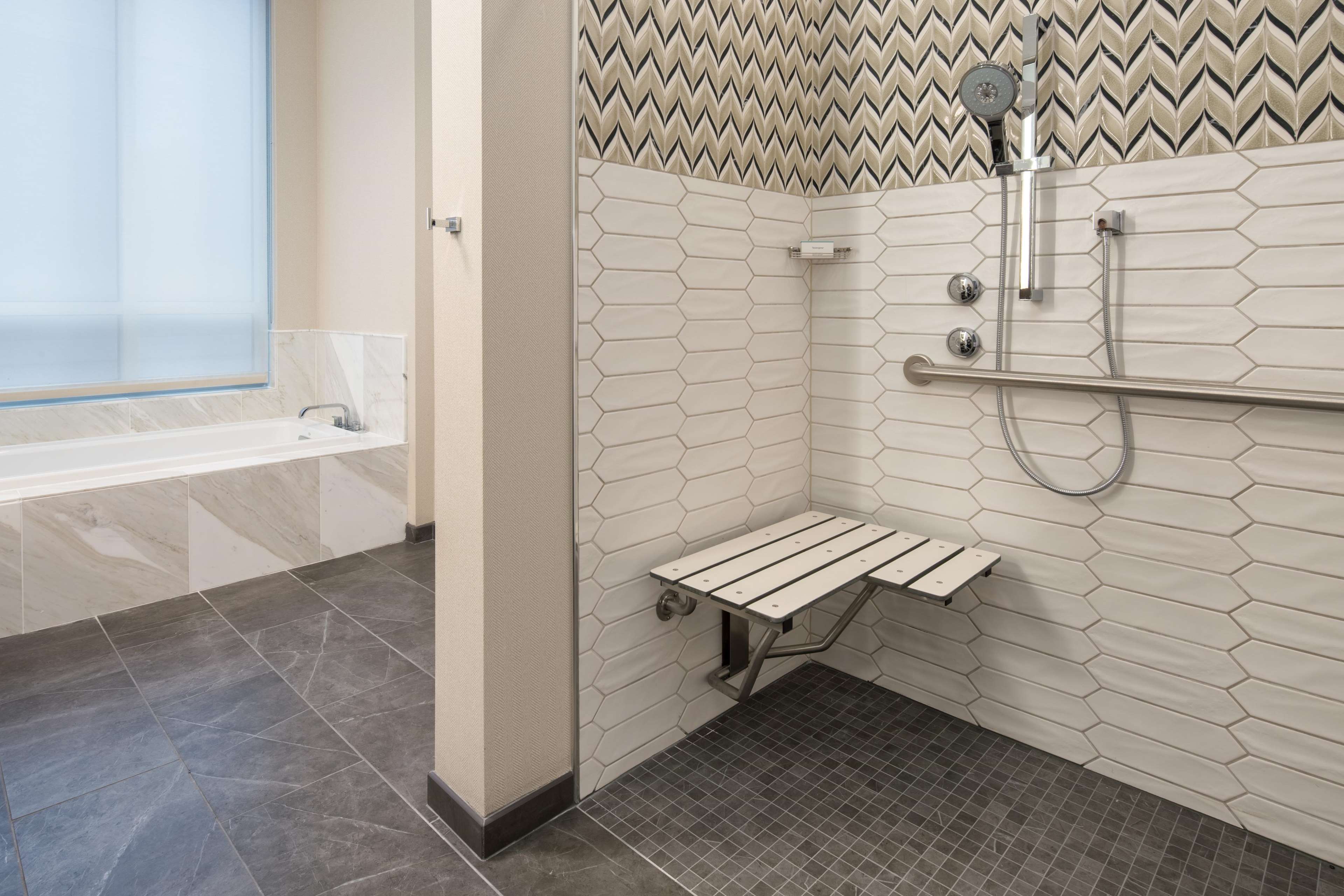 Embassy Suites by Hilton Seattle Downtown Pioneer Square Photo