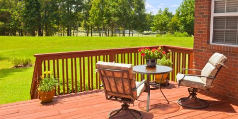 3 Popular Material Options for Your Deck