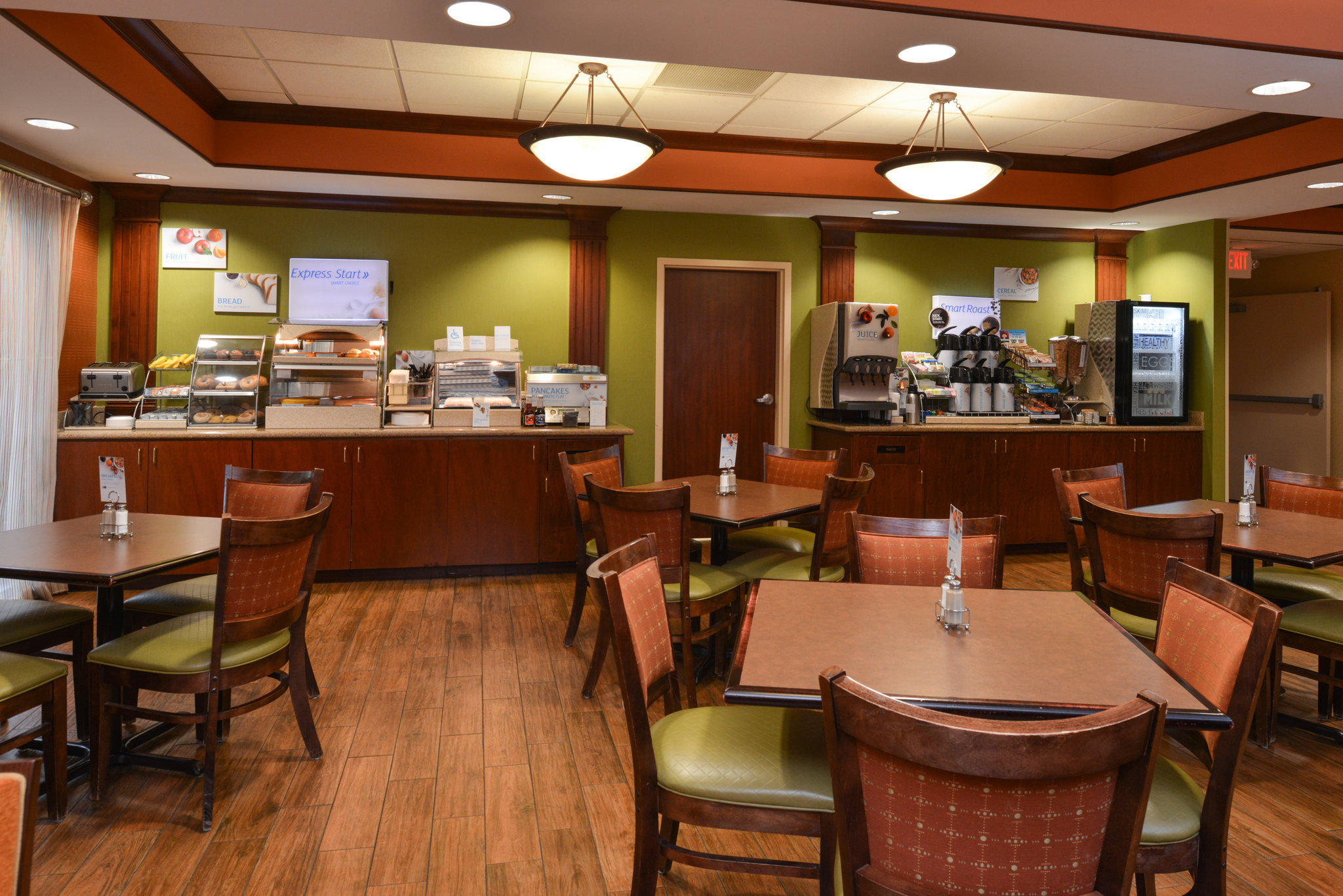 Holiday Inn Express & Suites Dayton-Centerville Photo