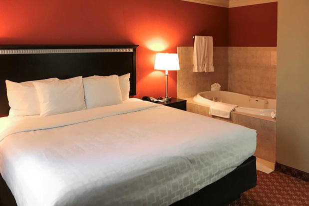 Images Clarion Hotel & Conference Center