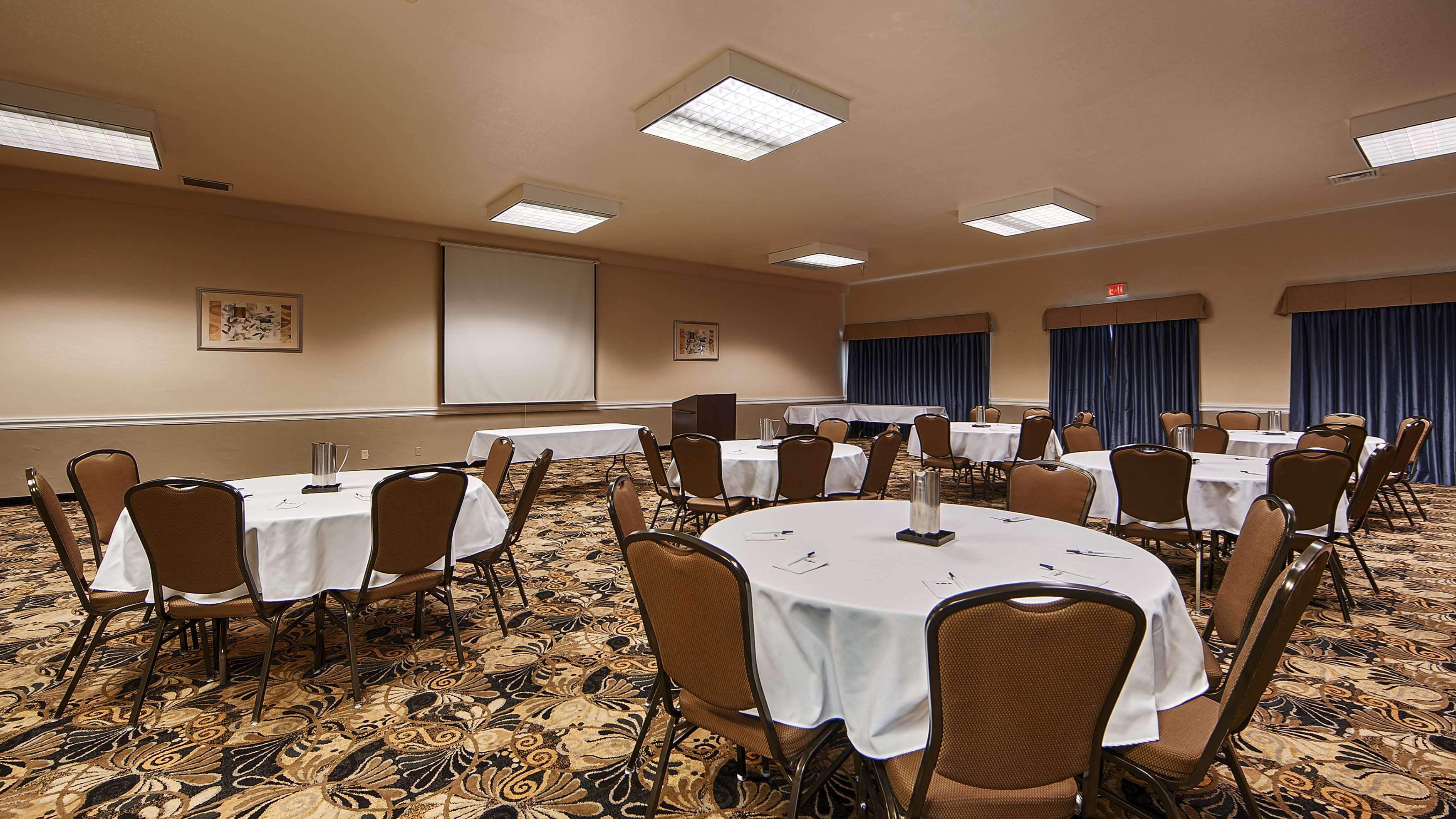 Best Western Heritage Inn Photo