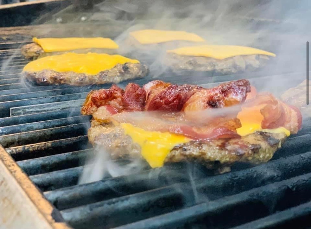 Triangle Drive in Burgers(180/Brawley) Image