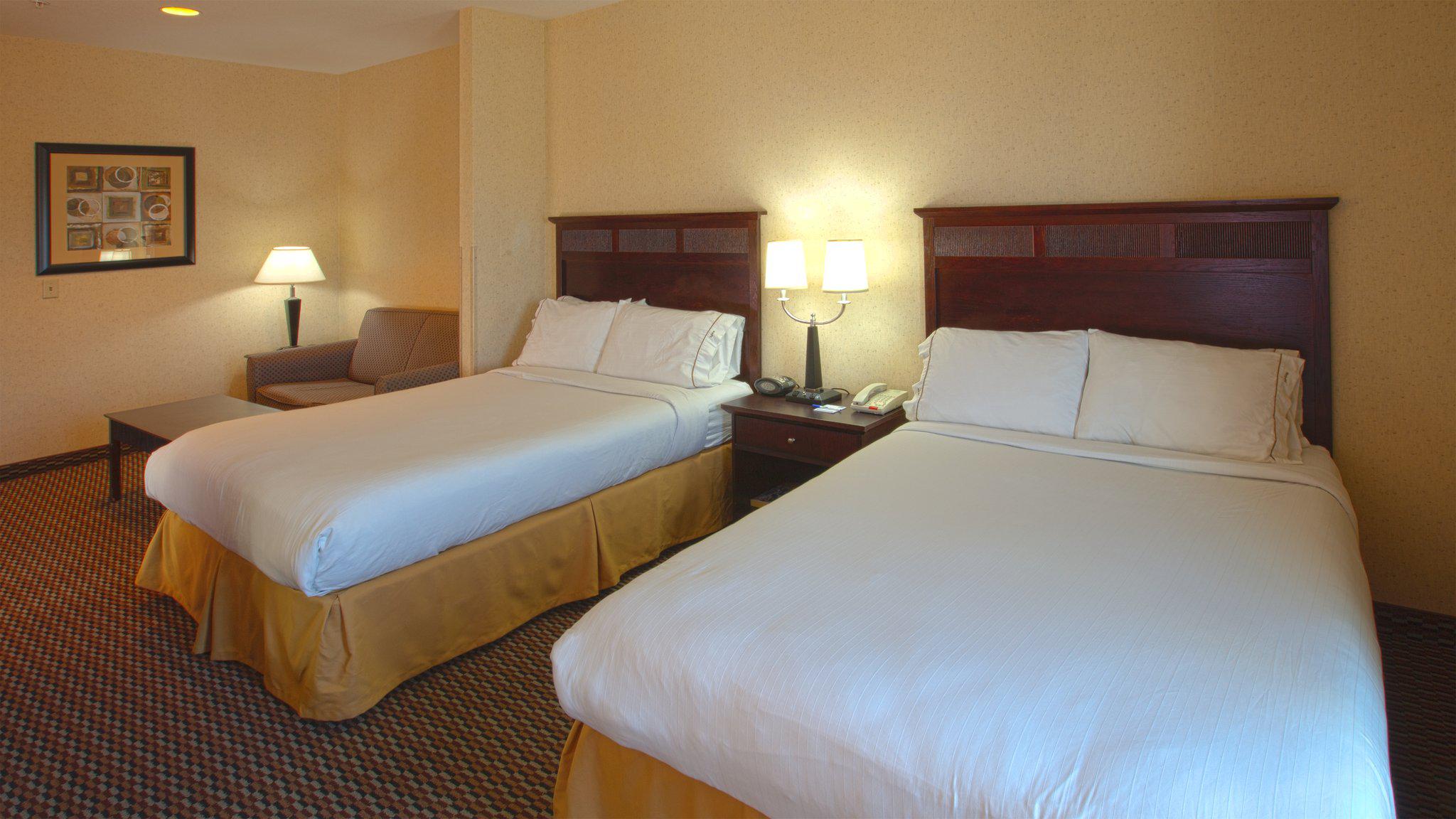 Holiday Inn Express & Suites Nampa - Idaho Center Photo