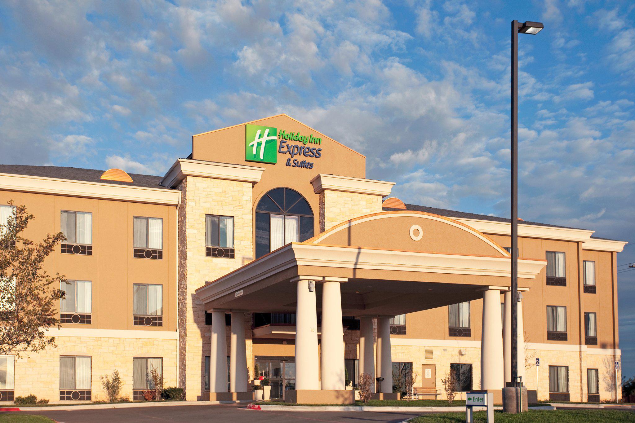 Holiday Inn Express & Suites Amarillo South Photo
