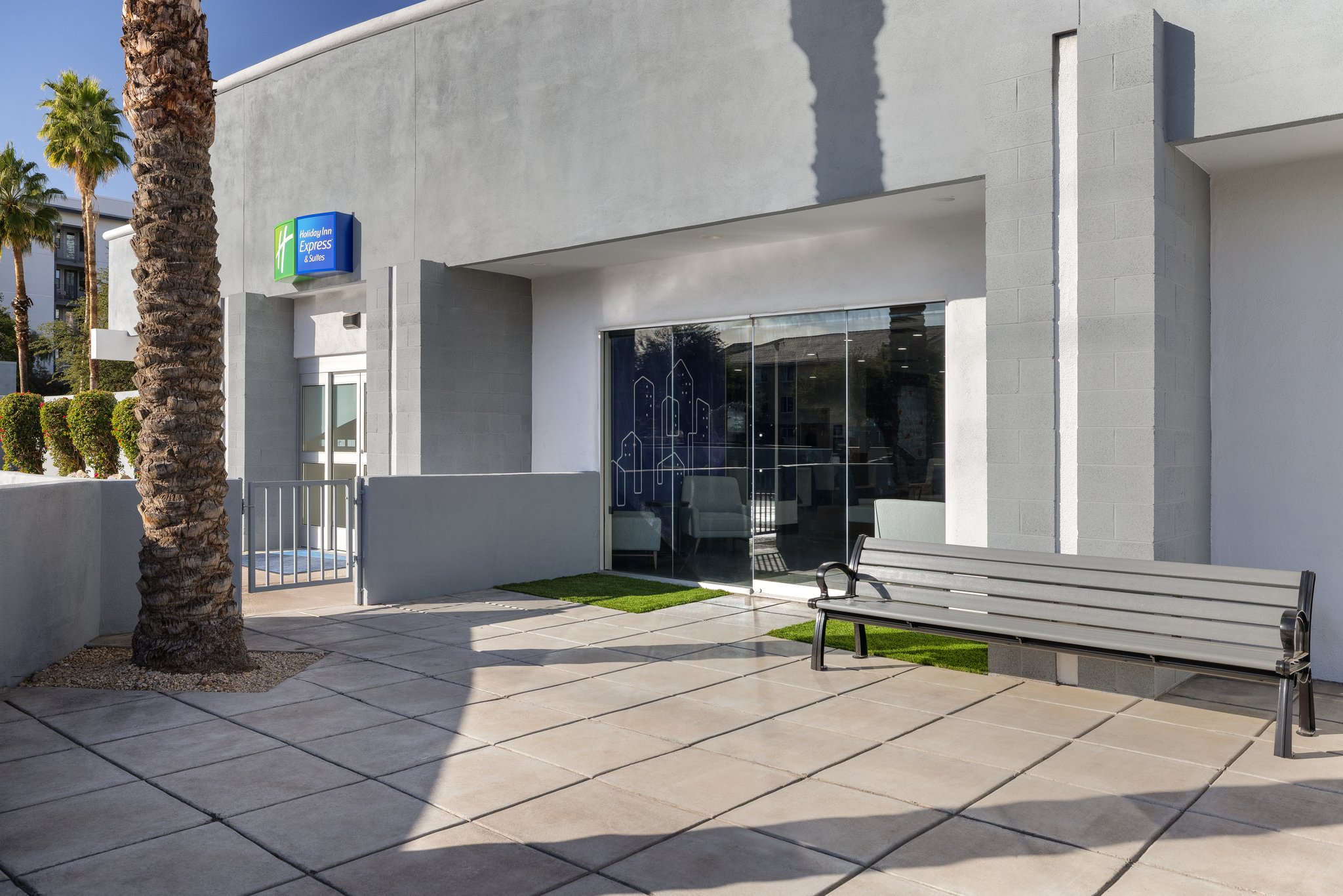 Holiday Inn Express & Suites Phoenix - Midtown by IHG Image