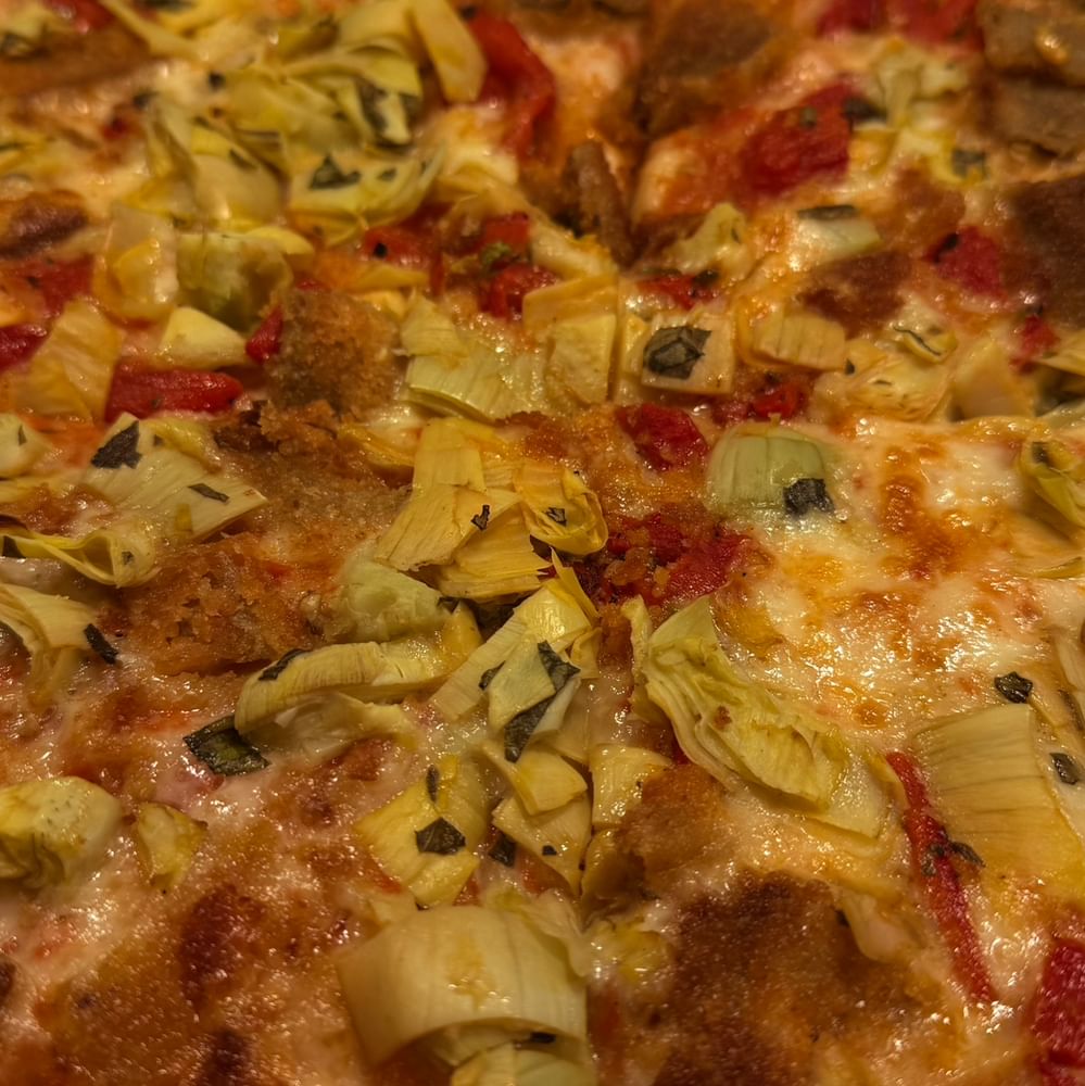 Melanzane & Carciofini Deluxe Pizza