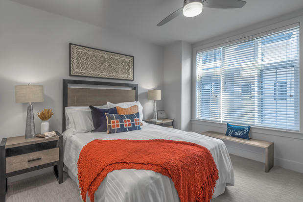 Images Camden Grandview Apartments and Townhomes