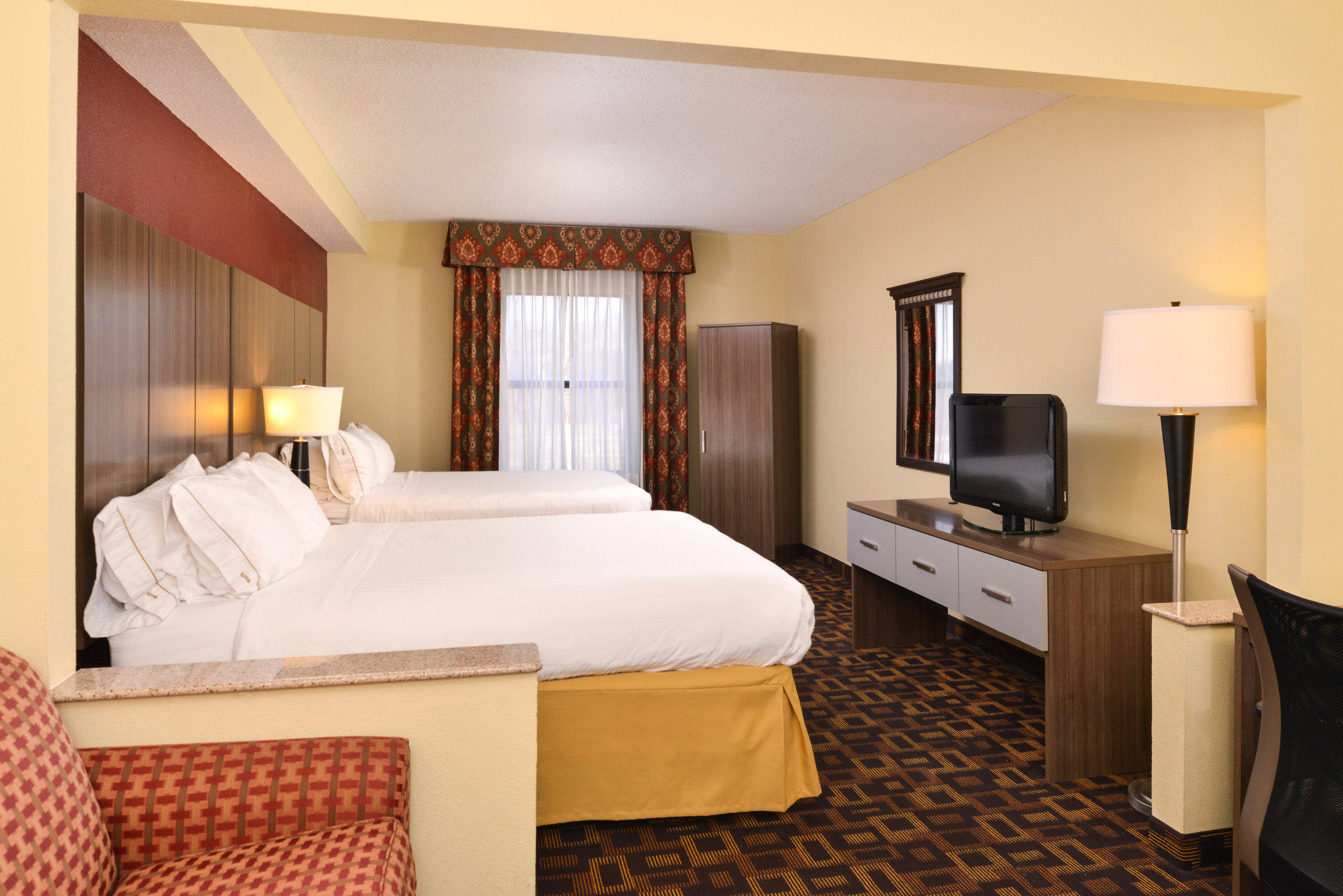 Holiday Inn Express & Suites Ridgeland - Jackson North Area Photo