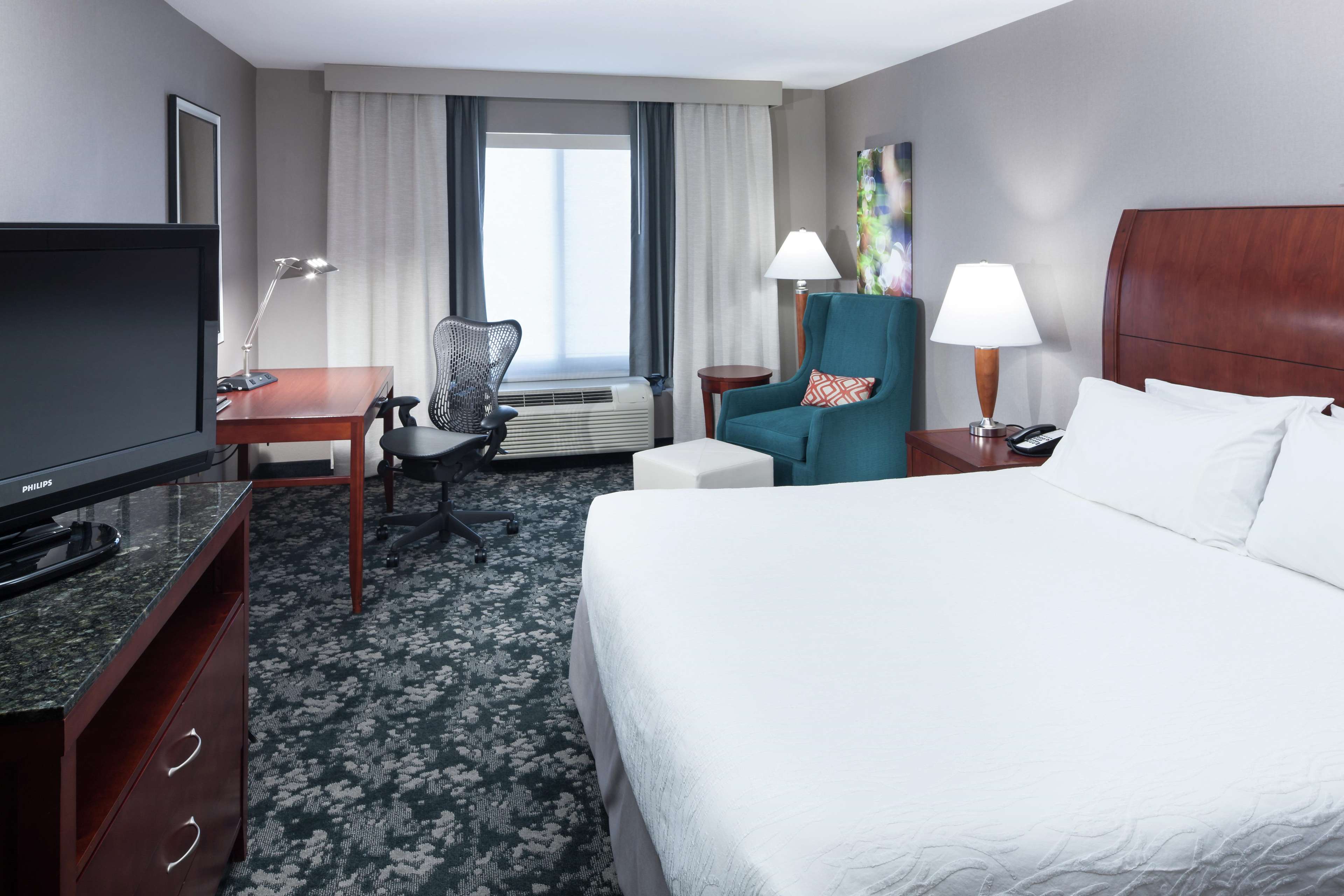 Hilton Garden Inn Naperville/Warrenville Photo