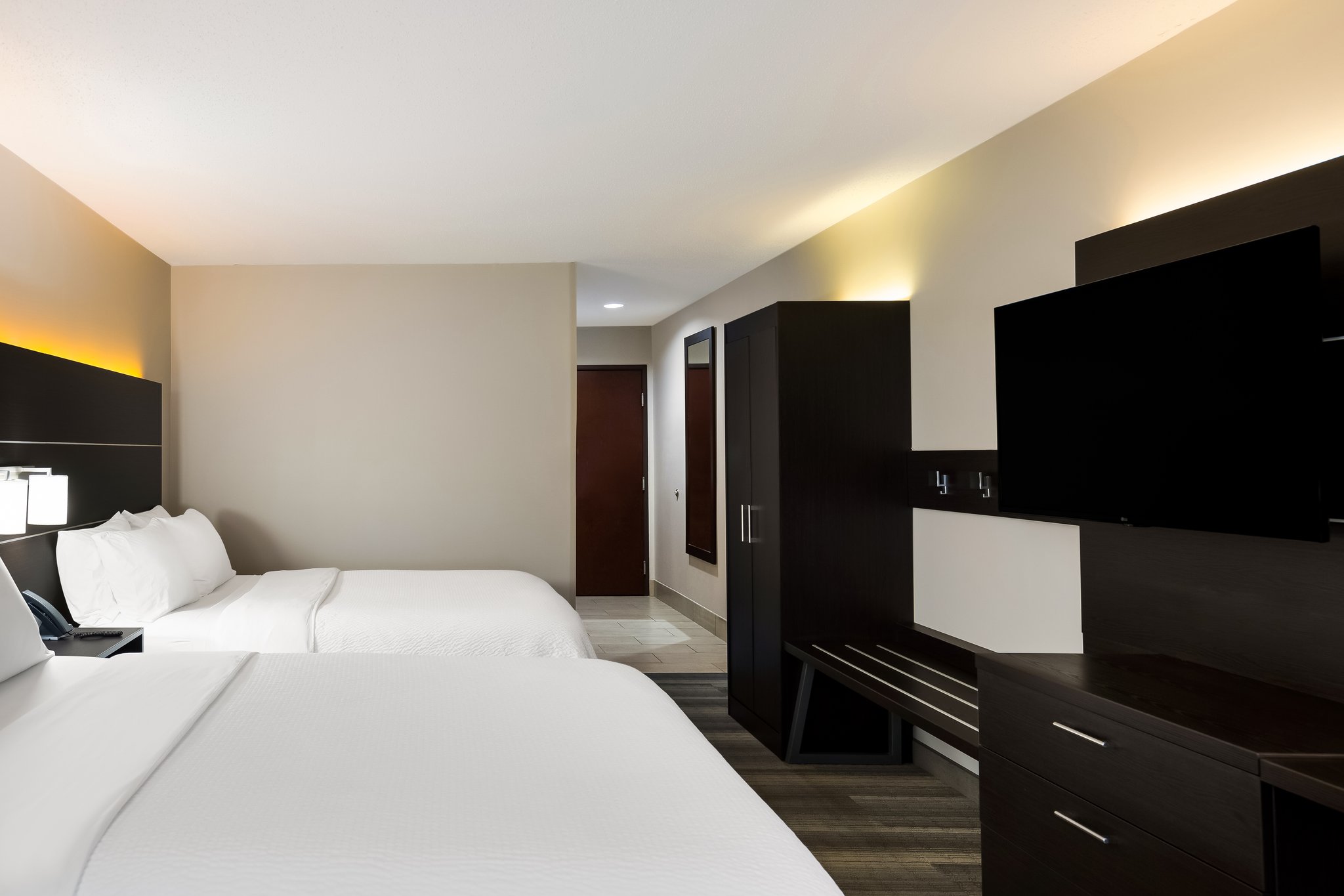 Holiday Inn Express & Suites Newton Sparta by IHG Image
