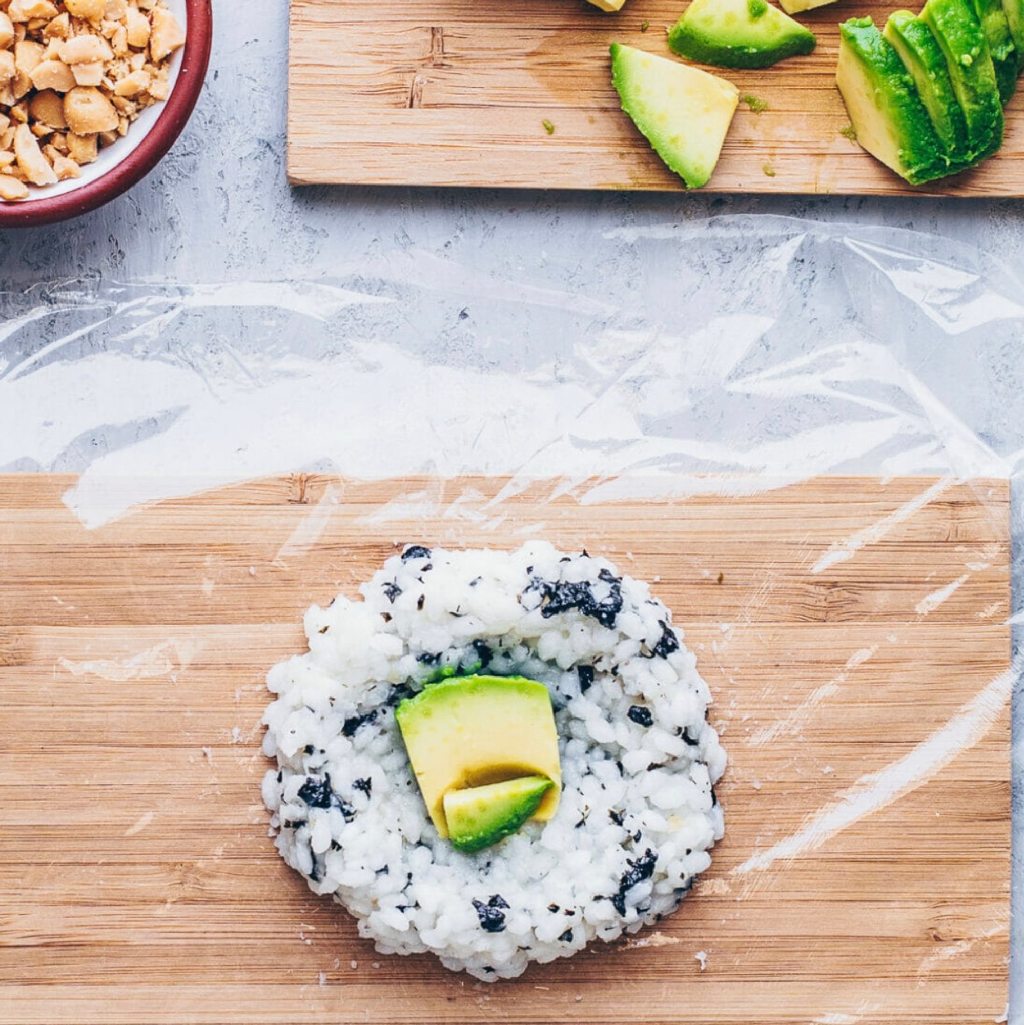 Avocado Onigiri (vegan)