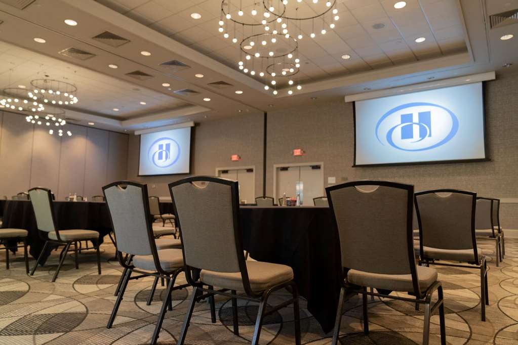 Hilton Greenville Image