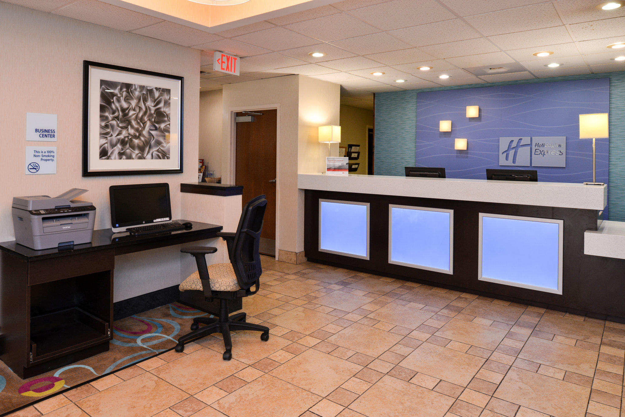 Holiday Inn Express & Suites Dayton-Huber Heights Photo