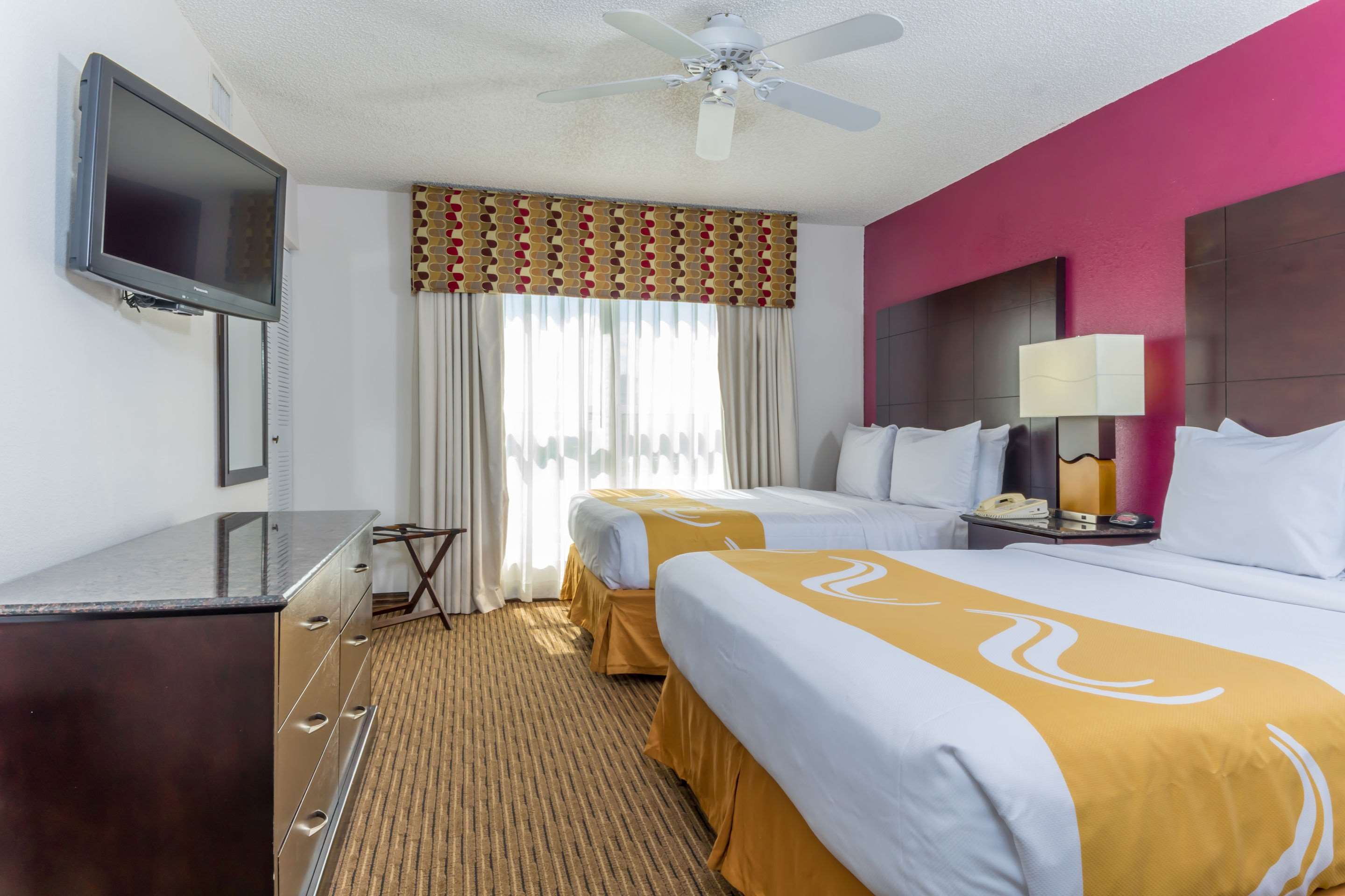 Quality Suites Lake Buena Vista Photo