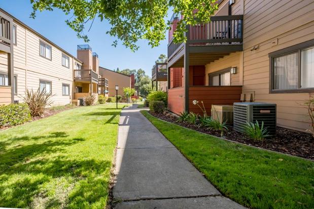Images Copper Creek Apartments