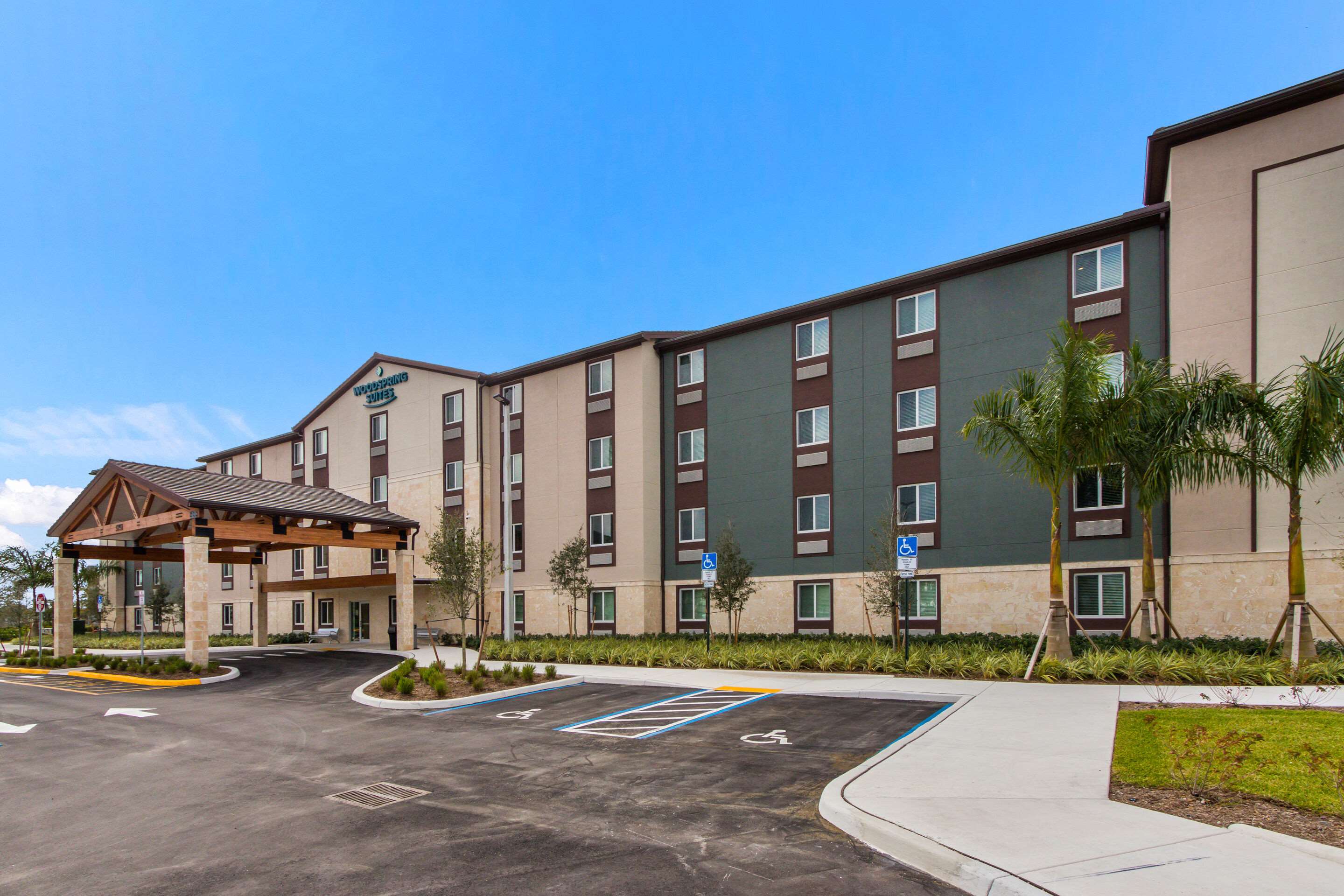 WoodSpring Suites Tamarac Photo