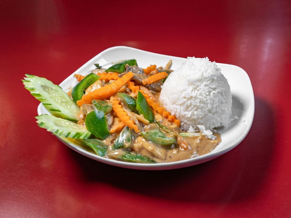 H18 Peanut Curry