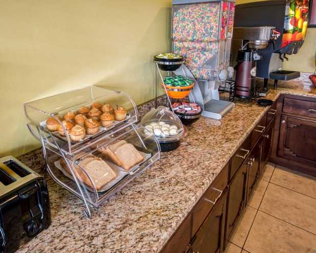 Images Econo Lodge East