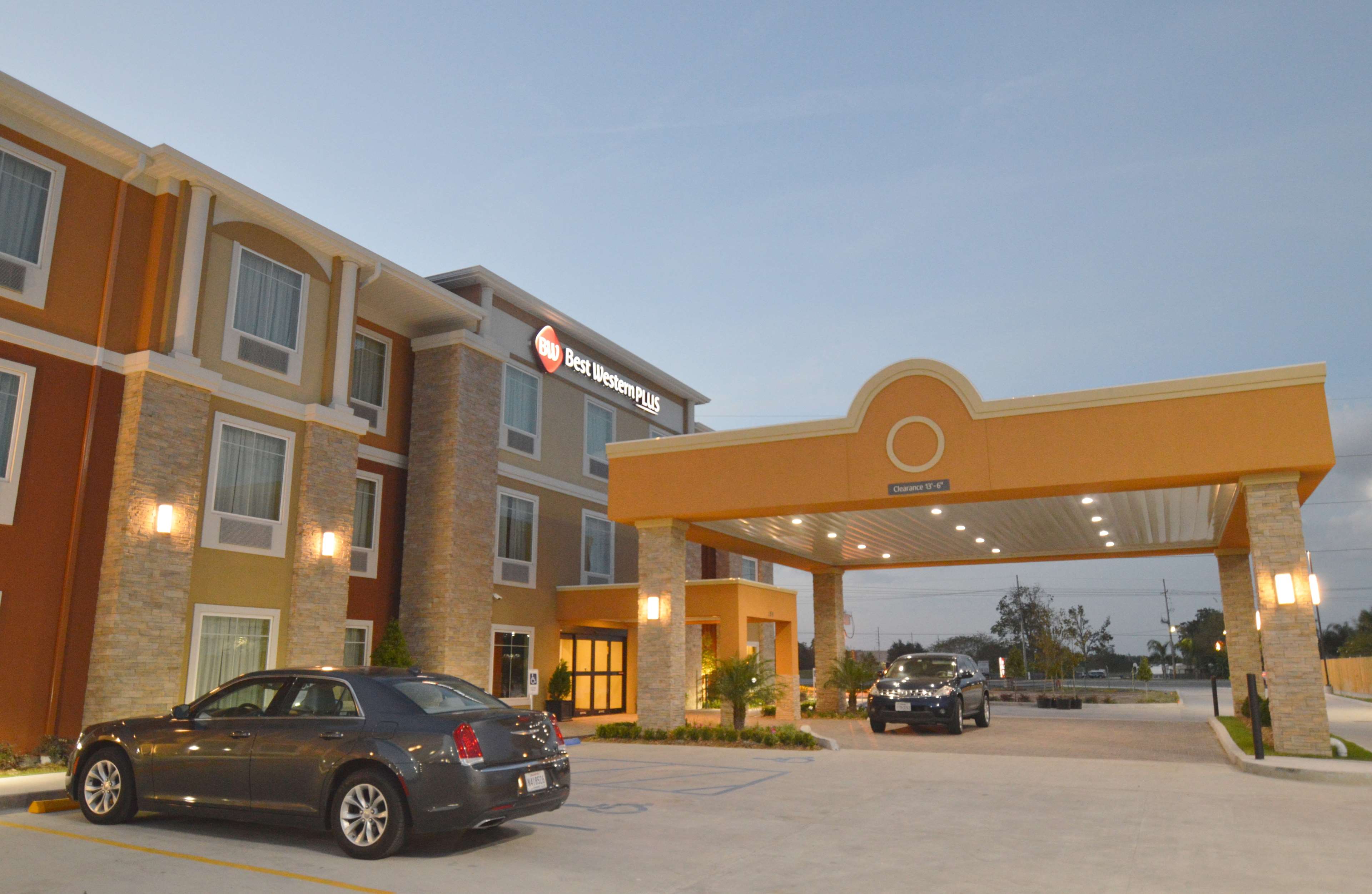 Best Western Plus New Orleans Airport Hotel in Kenner, LA (504) 3602...