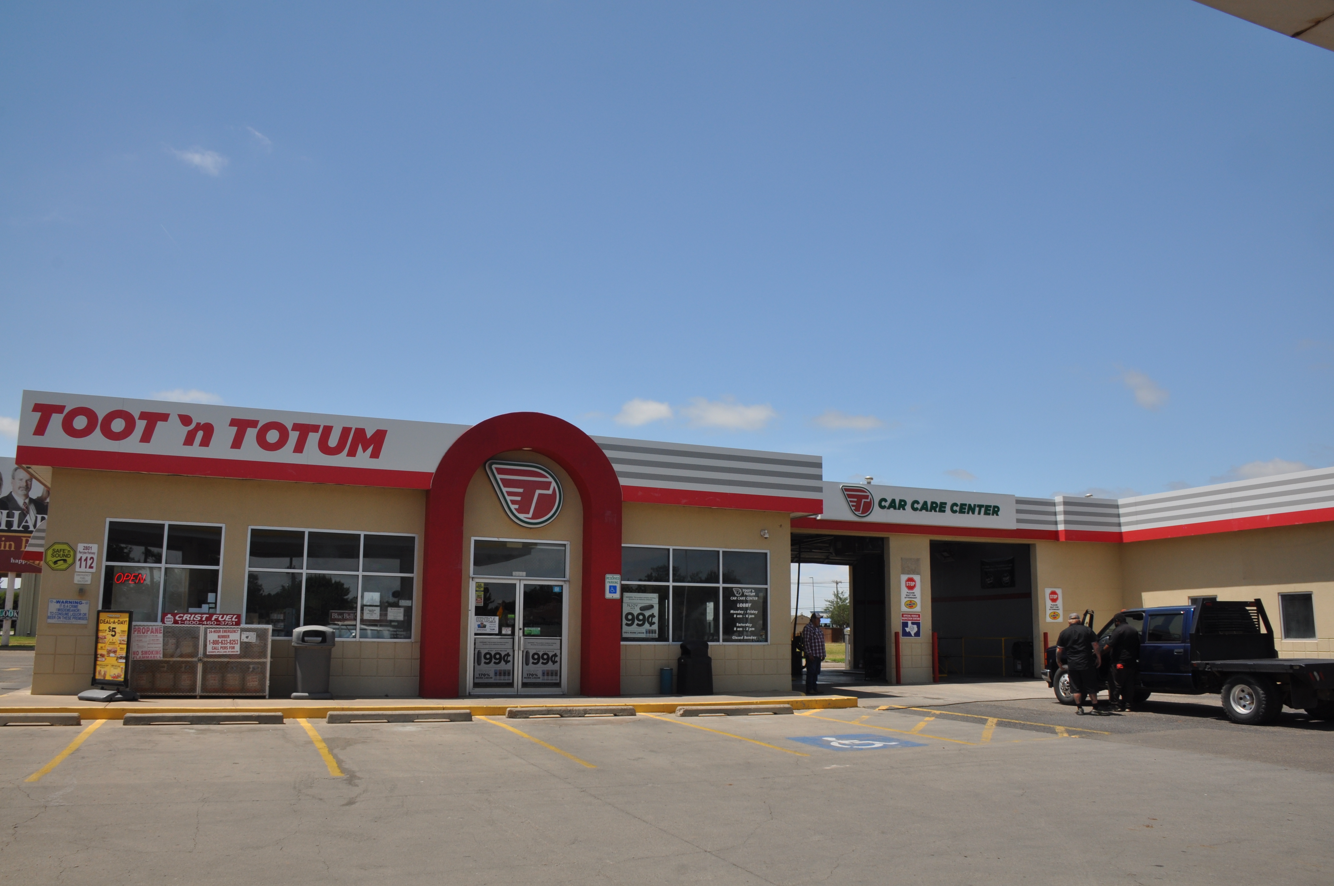 Toot'n Totum Car Care Center (Perryton Pkwy) Photo