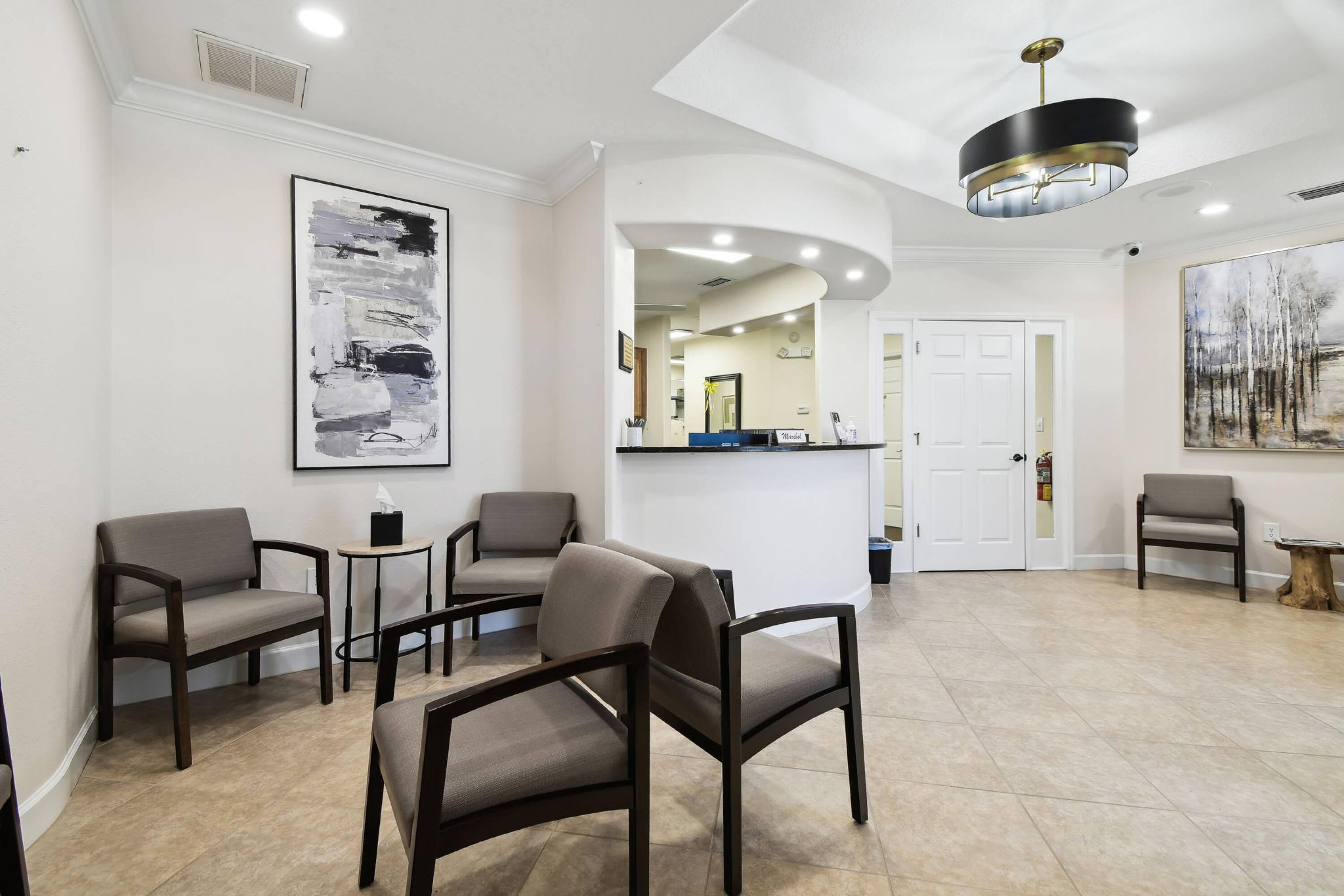 Brandon Lakes Periodontics & Dental Implants Image