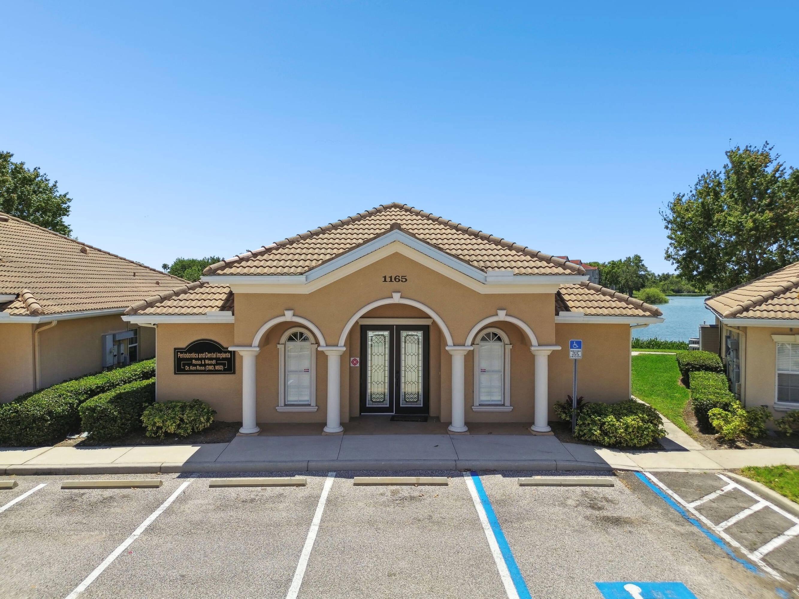 Brandon Lakes Periodontics & Dental Implants Image