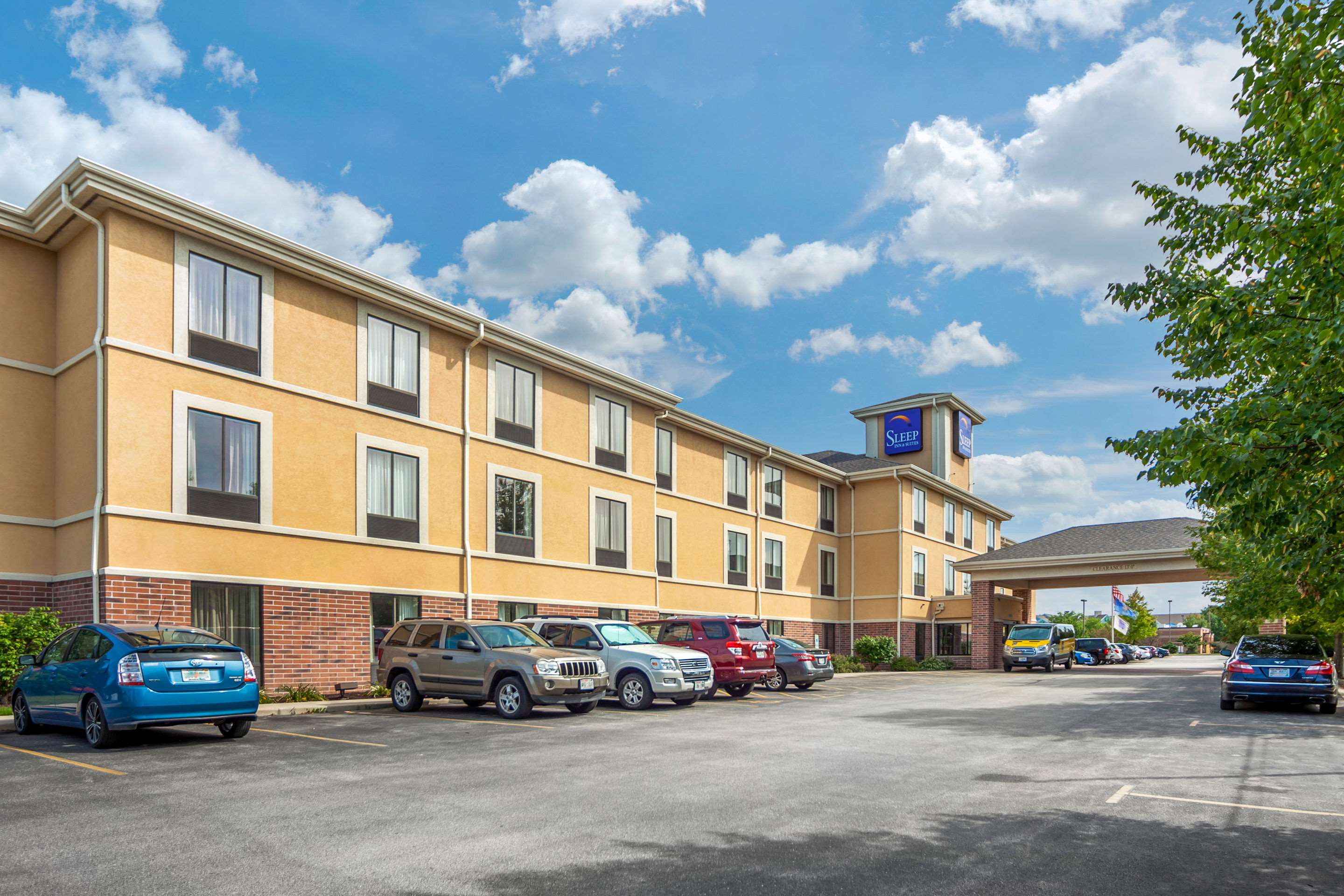 Sleep Inn & Suites Airport Photo