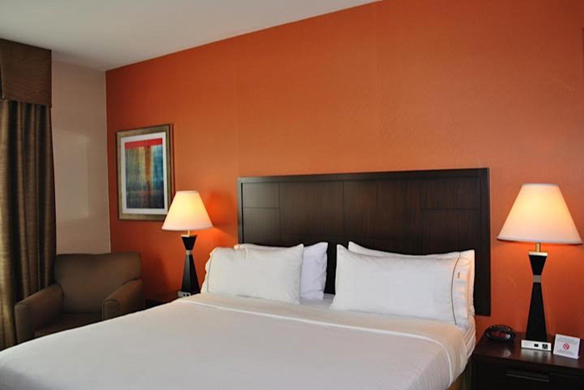 Holiday Inn Express Pittsburgh E - Waterfront Dr Photo