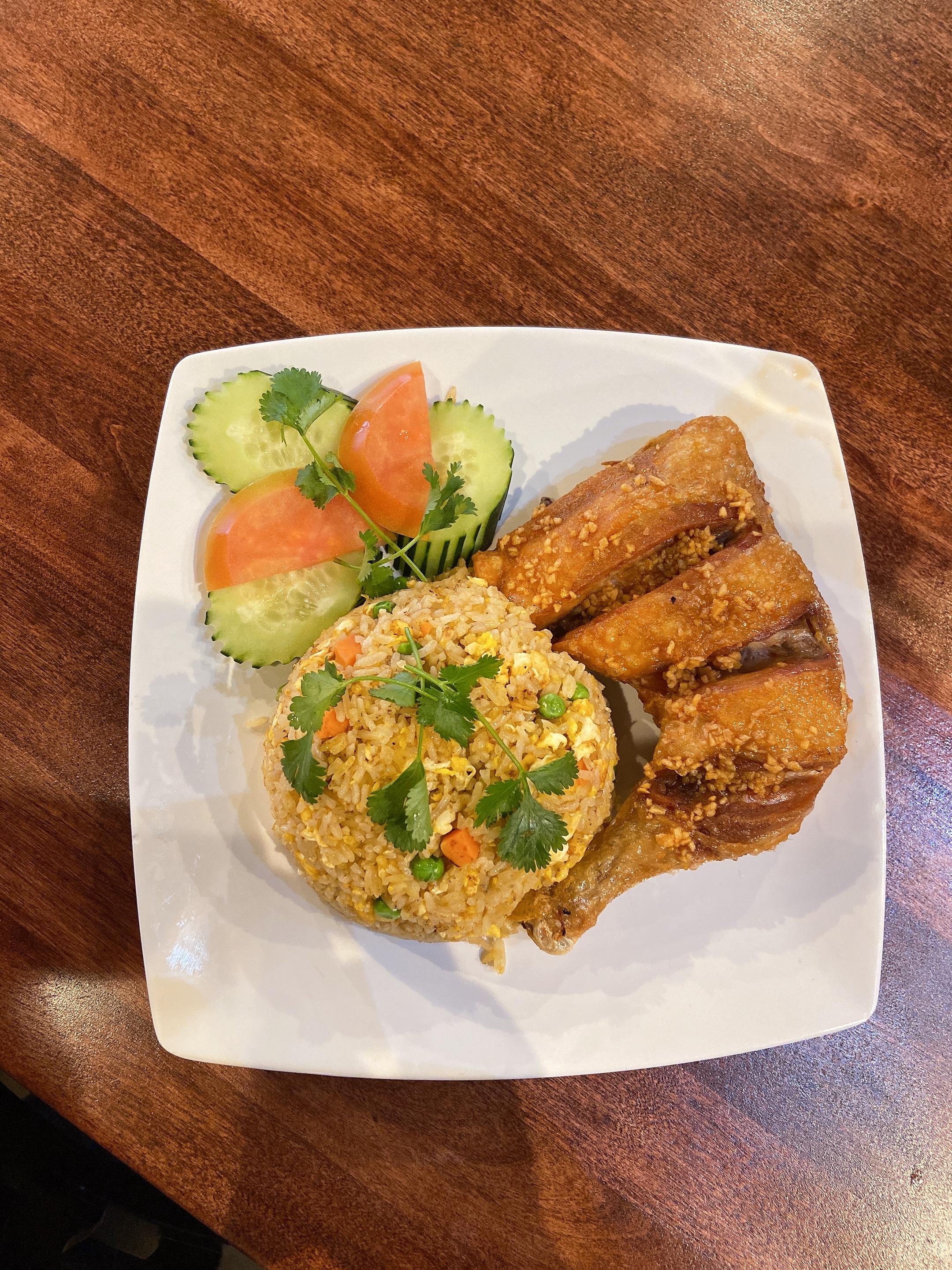 S3 / Singapore Fried Chicken w/ Garlic Sauce- Com Ga Mam Toi