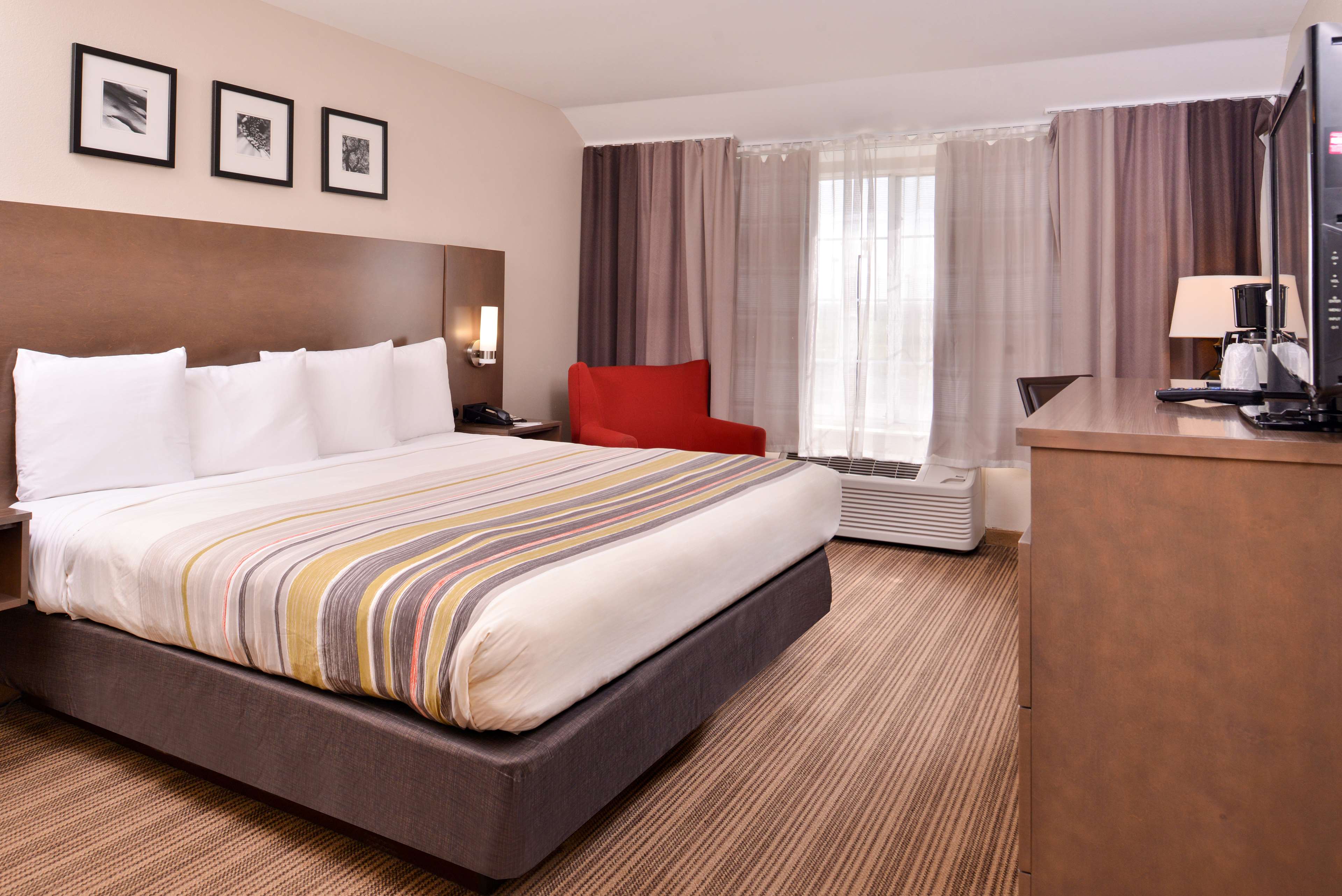 Country Inn & Suites by Radisson, Omaha Airport, IA Photo