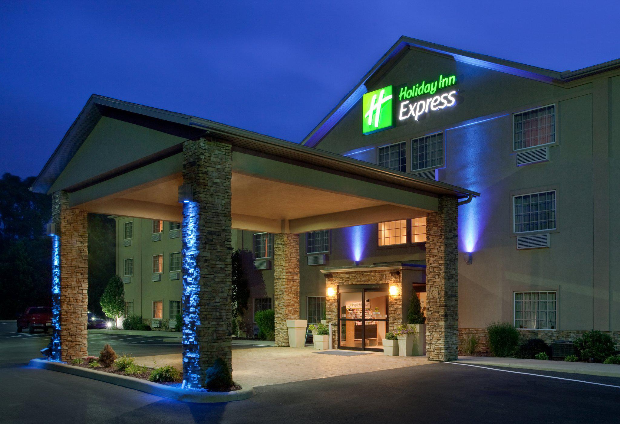 Holiday Inn Express Mt. Pleasant - Scottdale Photo