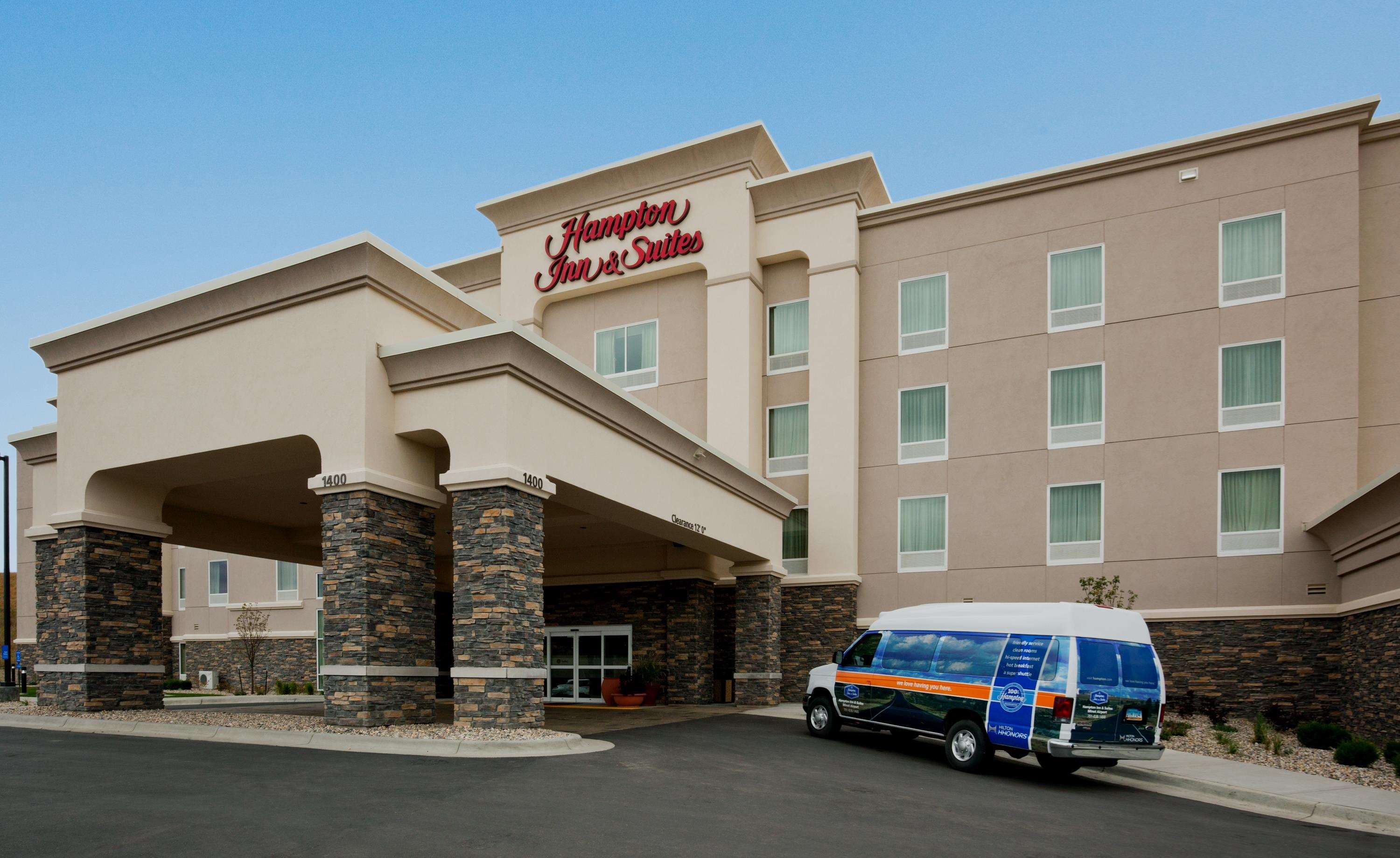 Hampton Inn & Suites Minot Airport Photo