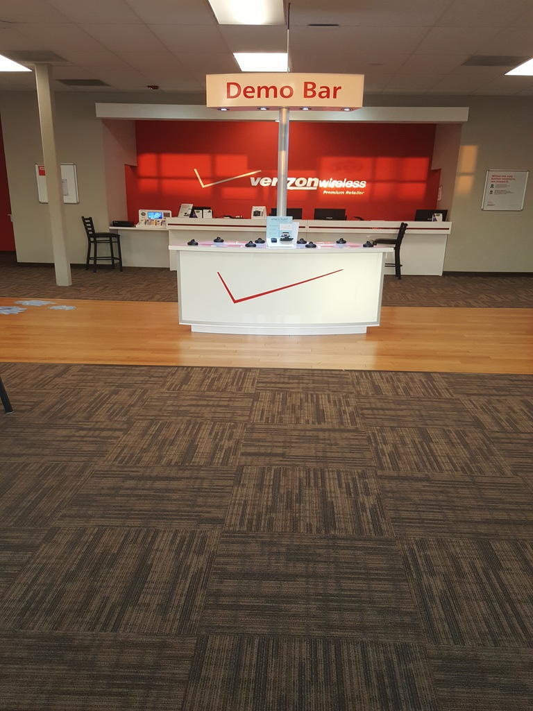 Verizon Authorized Retailer - TCC Photo