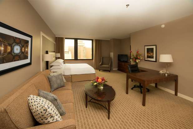Images Hilton Indianapolis Hotel & Suites