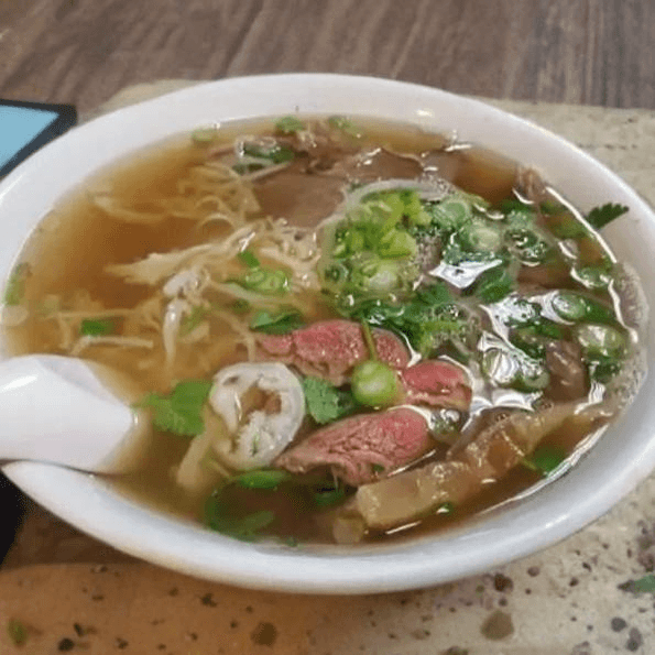 31. Well Done Flank & Chicken Noodle Soup / Phở Nạm Gà