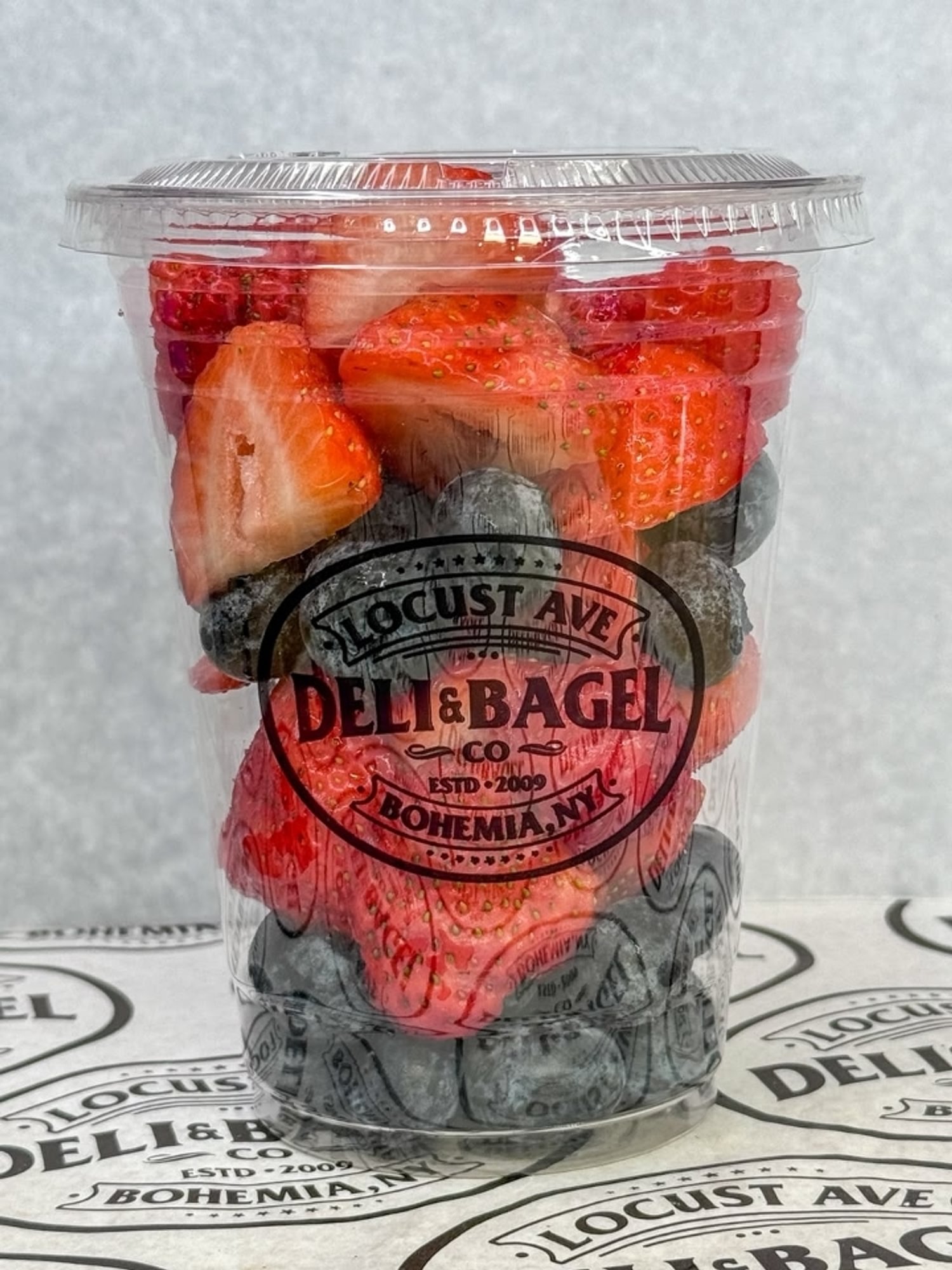Strawberry / blueberry cup