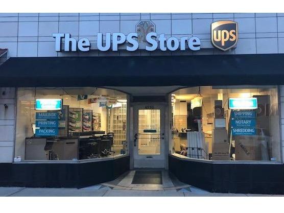Facade of The UPS Store Kansas City