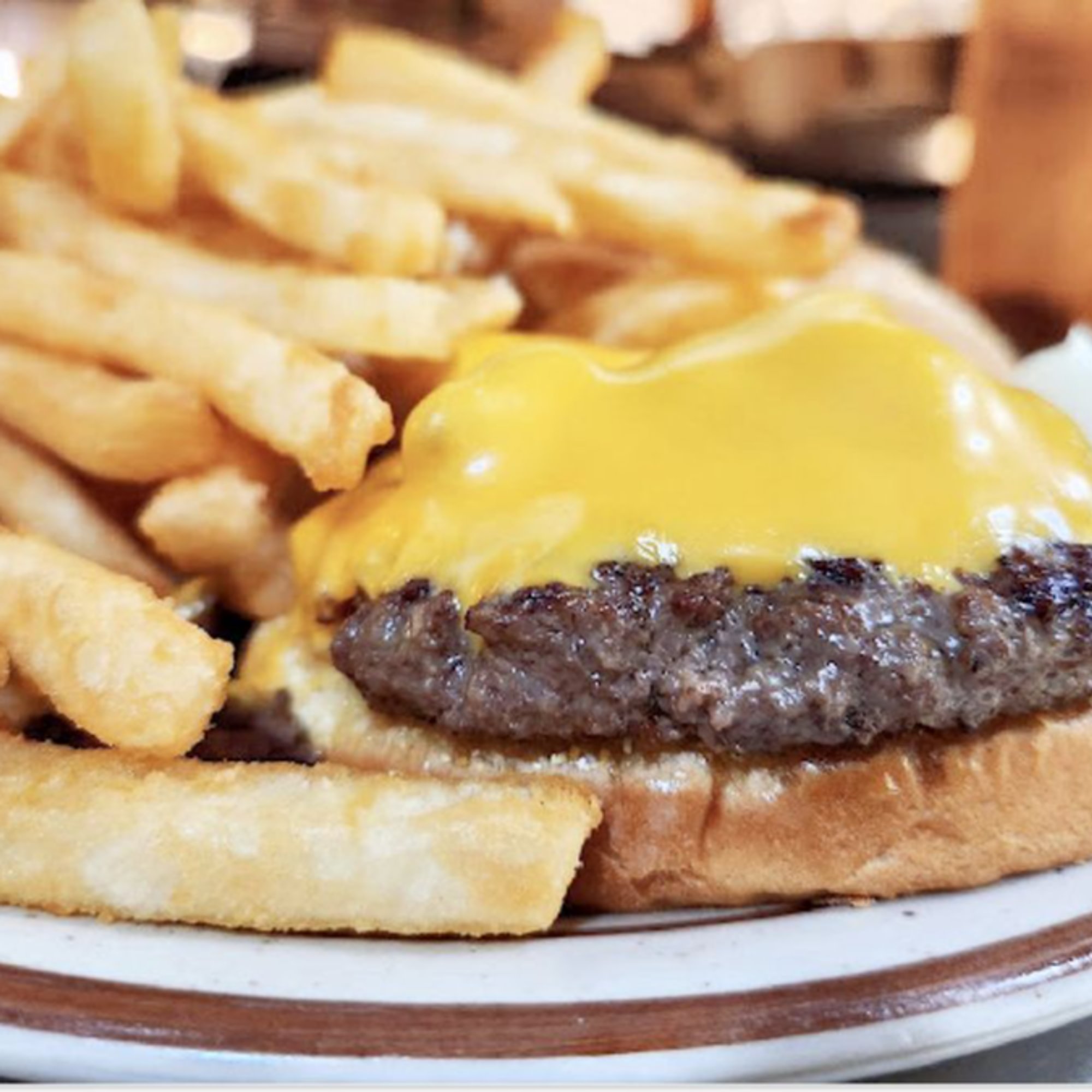 Cheeseburger Deluxe